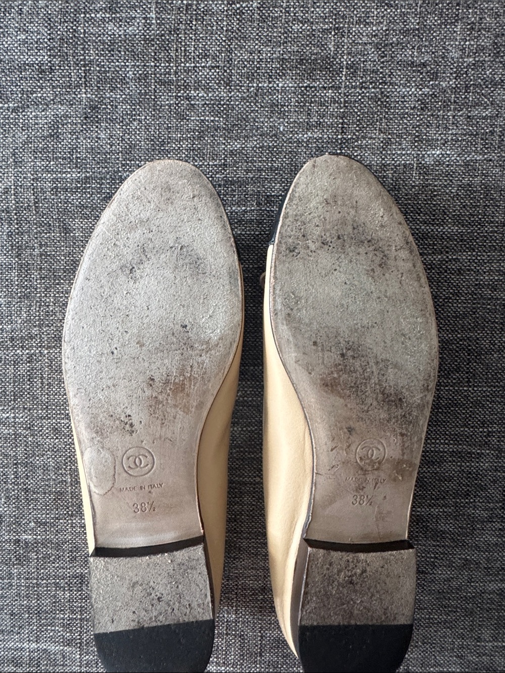 CHANEL Beige and Black Cap-Toe Leather Ballet Flats - Picture 4 of 10